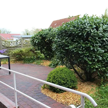 Exklusive Strohberg Plön