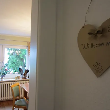 Exklusive Strohberg Plön