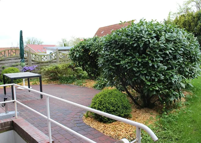 Exklusive Strohberg Plön