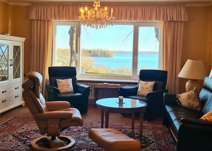 Exklusive Strohberg Plön