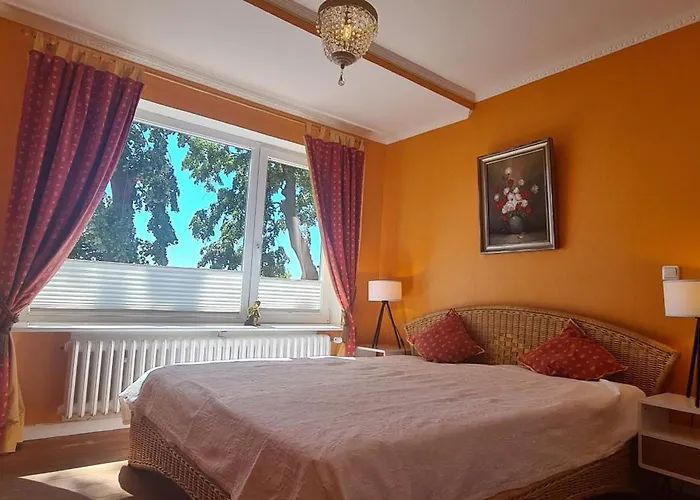 Exklusive Strohberg * Plön