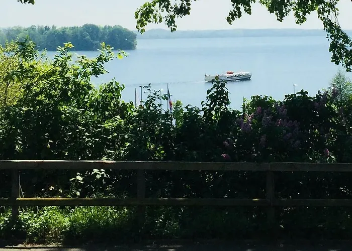 Exklusive Strohberg Plön